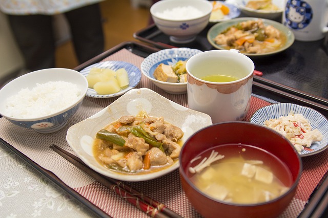 手作りご飯　運動　楽しい　介護　高鍋　デイサービス　居住介護支援　ほおのき　